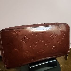 LOUIS VUITTON Monogram Vernis Zippy Wallet Amarante